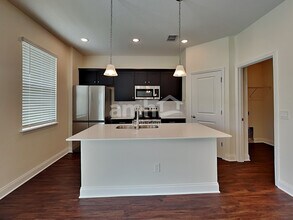 6111 Little Blf Cir in Mascotte, FL - Foto de edificio - Building Photo