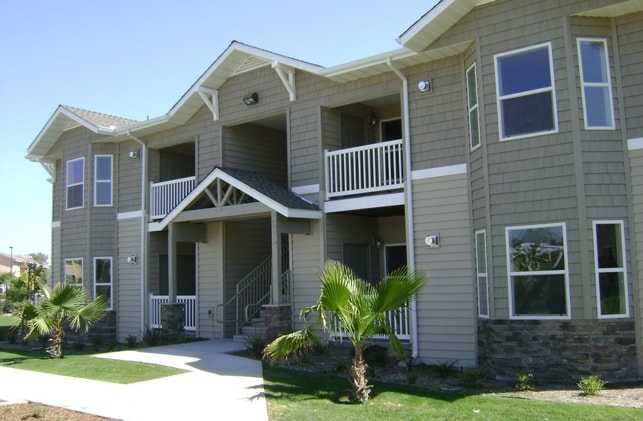 Bakersfield Family Apartments in Bakersfield, CA - Foto de edificio