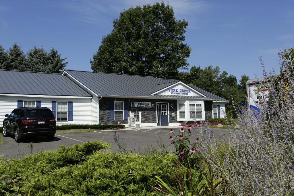 York Creek Apartments in Comstock Park, MI | ApartmentHomeLiving.com