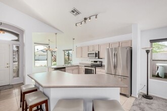 3022 E Captain Dreyfus Ave in Phoenix, AZ - Building Photo - Building Photo