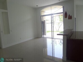 2003 NW 178th Way in Pembroke Pines, FL - Building Photo - Building Photo