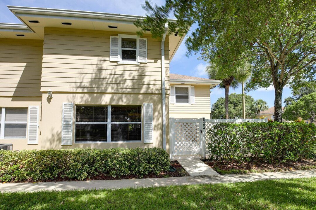 6404 Dryden Ct in Boynton Beach, FL - Building Photo