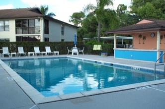 4440 Chantelle Dr in Naples, FL - Building Photo - Building Photo