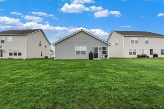 5549 Wild Horse Dr in Indianapolis, IN - Foto de edificio - Building Photo