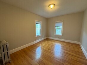19 Tufts St, Unit #2 in Cambridge, MA - Building Photo - Building Photo