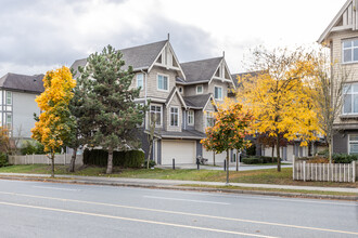 9800 Odlin Rd in Richmond, BC - Building Photo - Building Photo