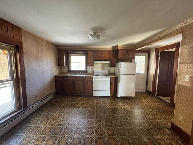 property at 438 S Main St