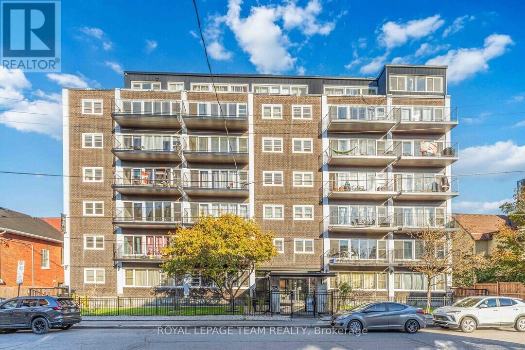 325 Besserer St in Ottawa, ON - Building Photo