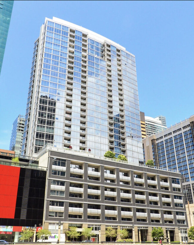 240 E Illinois St in Chicago, IL - Building Photo - Building Photo