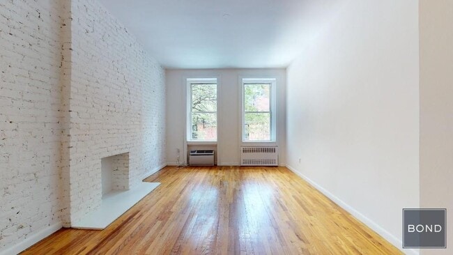 348 E 87th St in Manhattan, NY - Building Photo - Building Photo