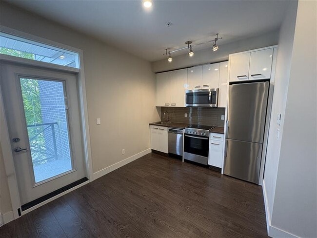 property at 45513-45513 Market Way