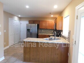 7905 Shiny Meadow Ln in Charlotte, NC - Building Photo - Building Photo