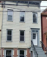 208 Myrtle Ave, Unit #2 in Albany, NY - Building Photo - Building Photo