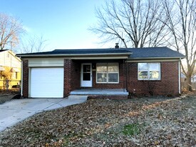 1114 S Waverly St in Wichita, KS - Building Photo