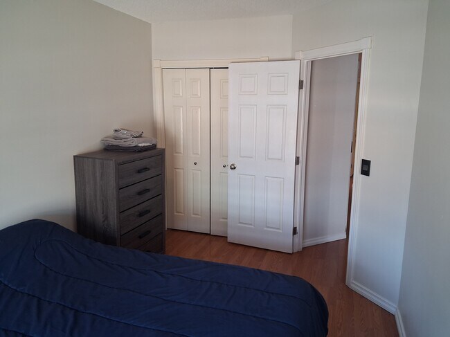 112-114 14 Ave SE in Calgary, AB - Building Photo - Building Photo