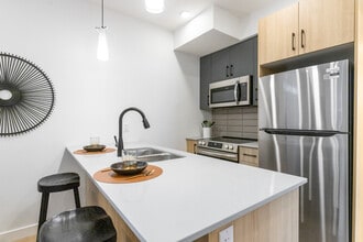 9811-9153 153 St NW in Edmonton, AB - Building Photo - Building Photo