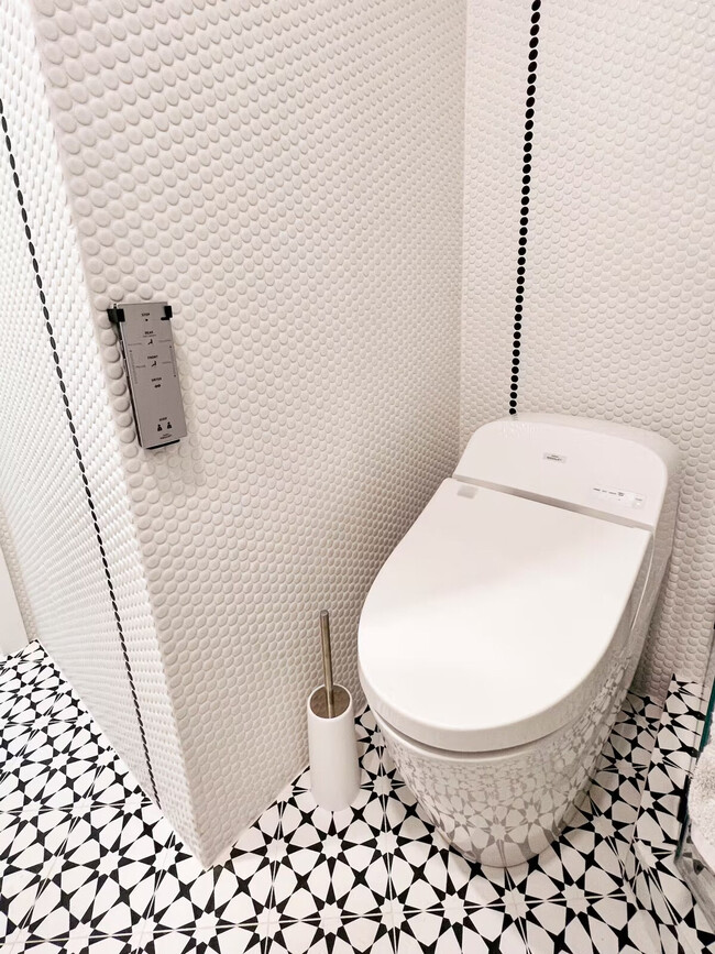 property at 898 Veronica Springs Rd