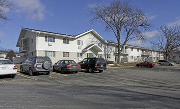 Nakoma Heights Apartments in Fitchburg, WI - Foto de edificio - Building Photo