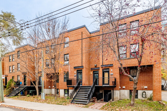 75 Lafleur Rue in Verdun, QC - Building Photo - Primary Photo