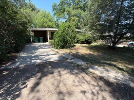 105 Hankins Ln in Loveland, CO - Building Photo