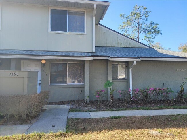 4695 Pheasant Run Dr in Orlando, FL - Foto de edificio - Building Photo
