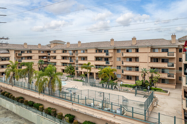 Brookshire Manor in Downey, CA - Foto de edificio - Building Photo