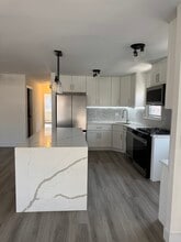 15704 17th Rd in Whitestone, NY - Building Photo - Building Photo