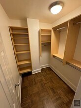 East 79th Street in New York, NY - Foto de edificio - Building Photo