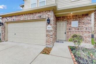 5915 Nodaway Creek Ct in Houston, TX - Building Photo - Building Photo
