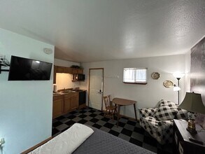 201 Plateau Ave in Collbran, CO - Building Photo - Building Photo