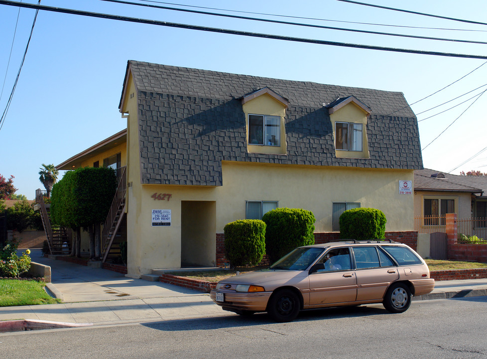 4627 W Broadway in Hawthorne, CA - Building Photo