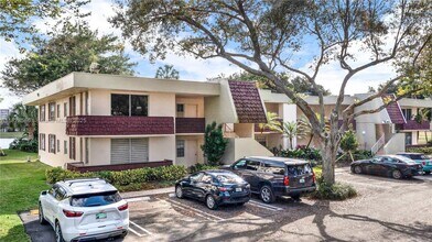 3200 N Course Ln in Pompano Beach, FL - Building Photo - Building Photo