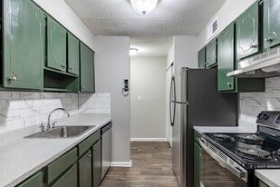 Moss Creek in Riverdale, GA - Building Photo