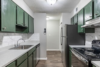 Moss Creek in Riverdale, GA - Foto de edificio - Interior Photo