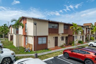 West Flagler Heritage in Miami, FL - Building Photo