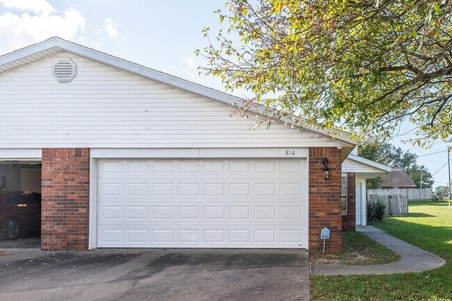 818-818 E Rachel Ln in Rogers, AR - Building Photo - Building Photo