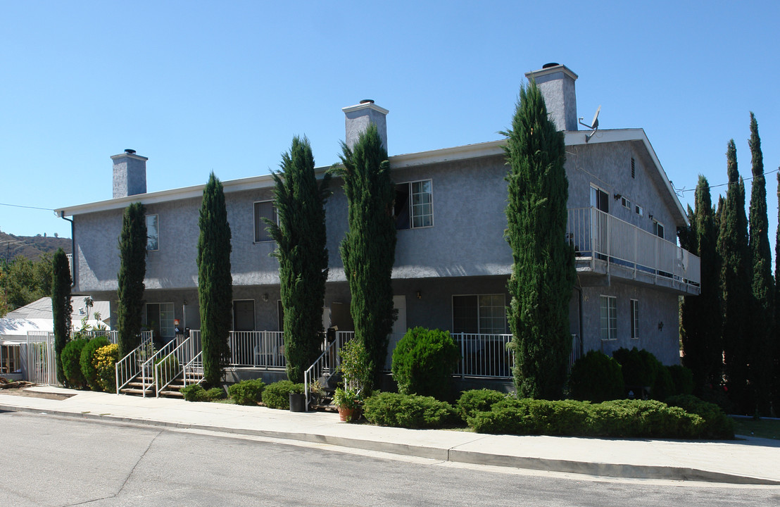 7502 Apperson St in Tujunga, CA - Foto de edificio