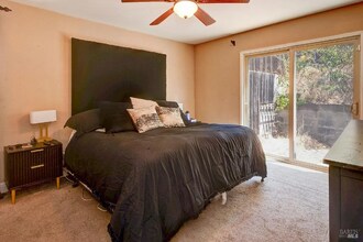 300 Kathy Ellen Dr in Vallejo, CA - Foto de edificio - Building Photo