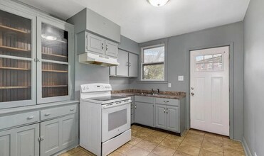 2886 Shaffer Ave in Cincinnati, OH - Building Photo - Building Photo