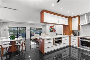 21145 Helmsman Dr in Aventura, FL - Foto de edificio - Building Photo