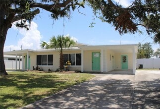 6013 Fortune Pl in Apollo Beach, FL - Building Photo - Building Photo