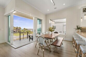 3538 N Ocean Shore Blvd in Palm Coast, FL - Foto de edificio - Building Photo