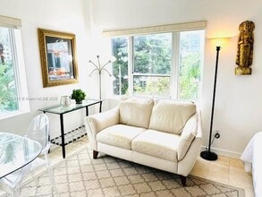 255 W 24th St in Miami Beach, FL - Building Photo - Building Photo
