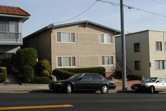 404 Miller Ave in South San Francisco, CA - Building Photo - Building Photo