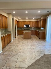 31860 Oregon Ln in Temecula, CA - Foto de edificio - Building Photo