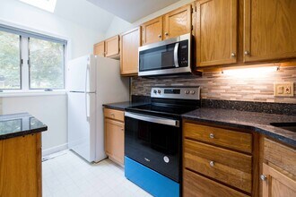 113 Courtyard Ln in Mansfield, CT - Building Photo - Building Photo