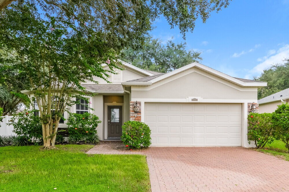 5516 Cape Hatteras Dr in Clermont, FL - Building Photo