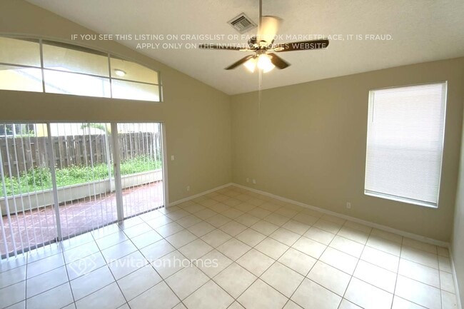 9549 Lago Dr in Boynton Beach, FL - Building Photo - Building Photo