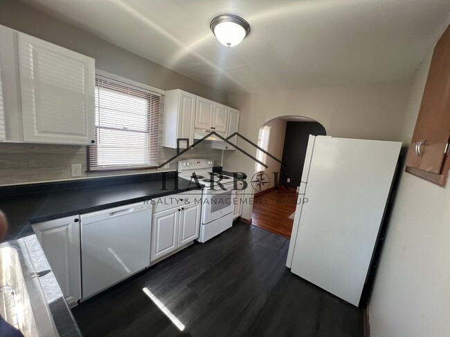 property at 709 5th Ave SW