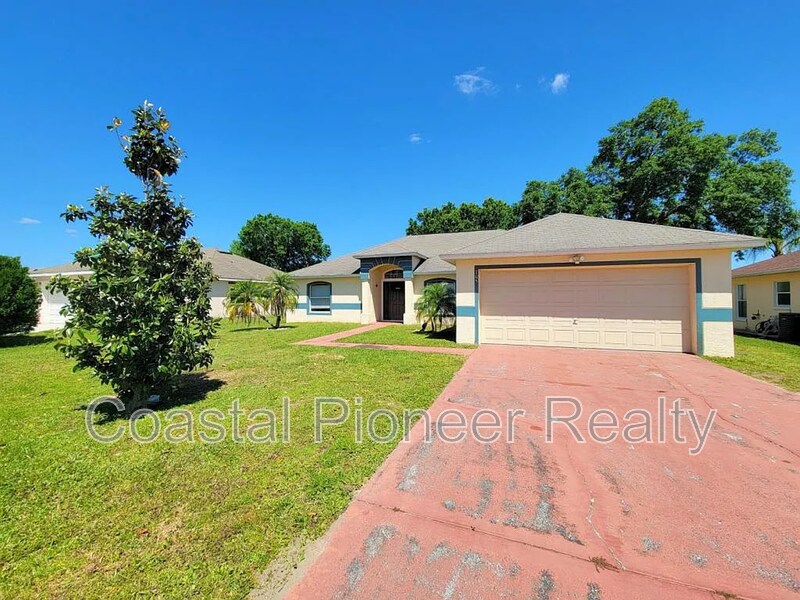 705 Fisher Dr in Kissimmee, FL - Building Photo